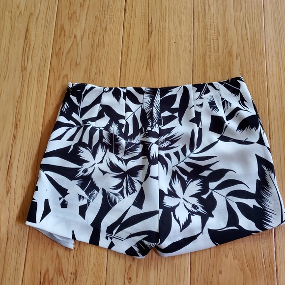 Express shorts skorts black and white - Picture 6 of 9